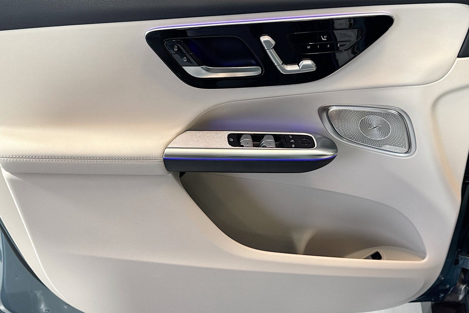 New 2026 Verde Silver Metallic Mercedes-Benz GLC 300 image 16