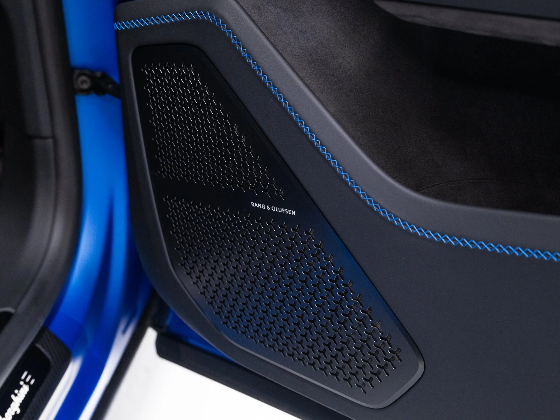 Used 2025 Blu Eleos Metallic Lamborghini SE image 75