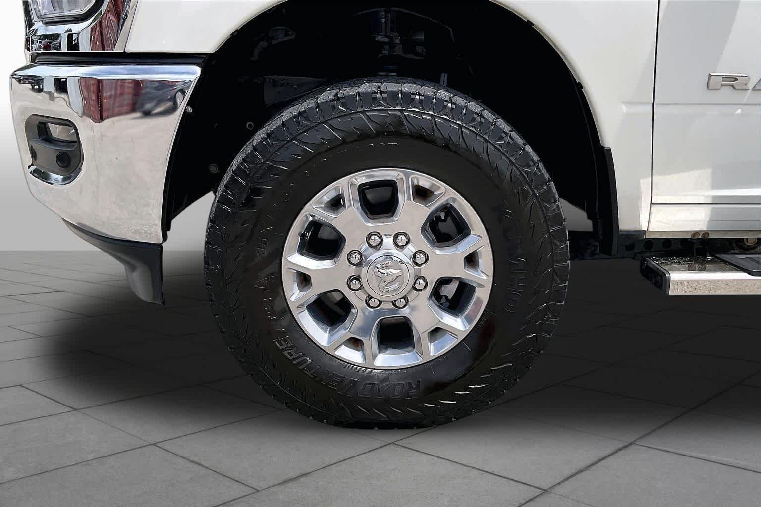 Used 2024 Pearl White Ram Laramie image 11
