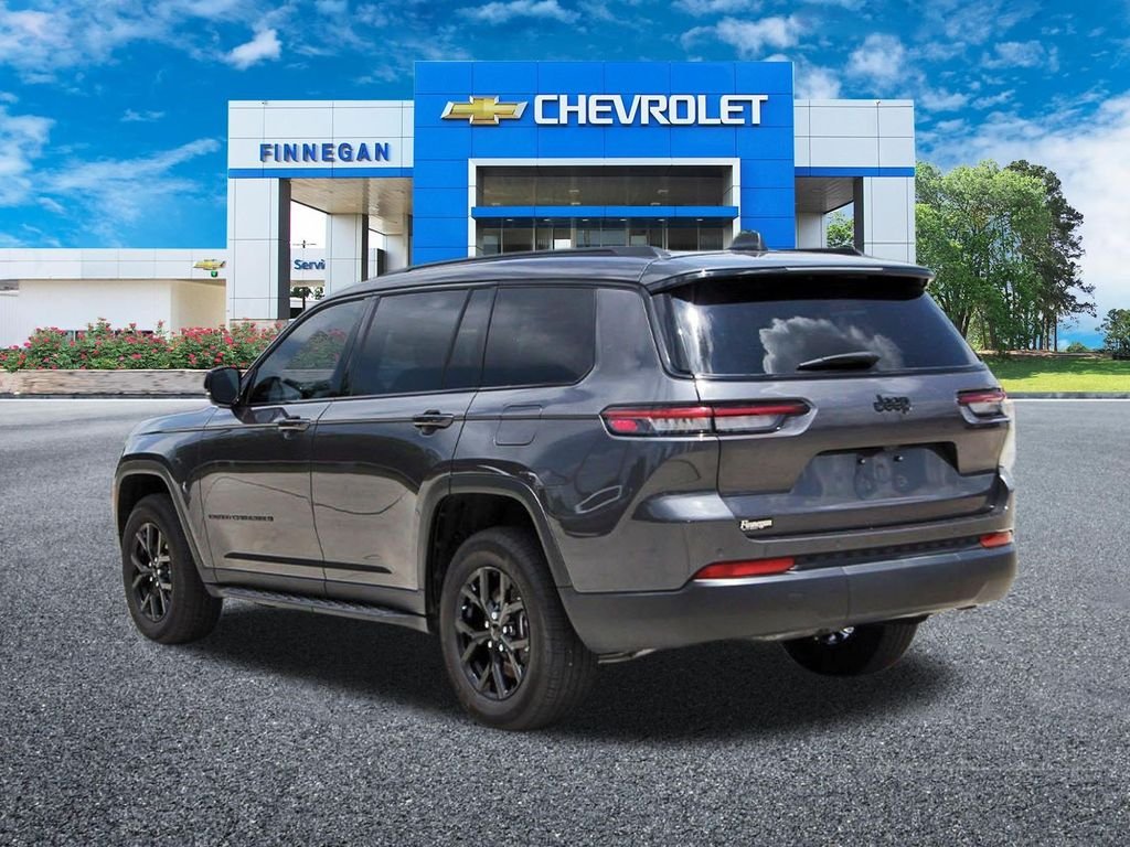 Used 2024 Gray Jeep Altitude X image 5