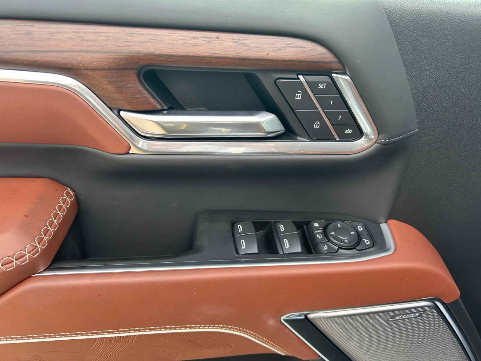 New 2026 Glacier White Tricoat GMC Denali Ultimate image 17
