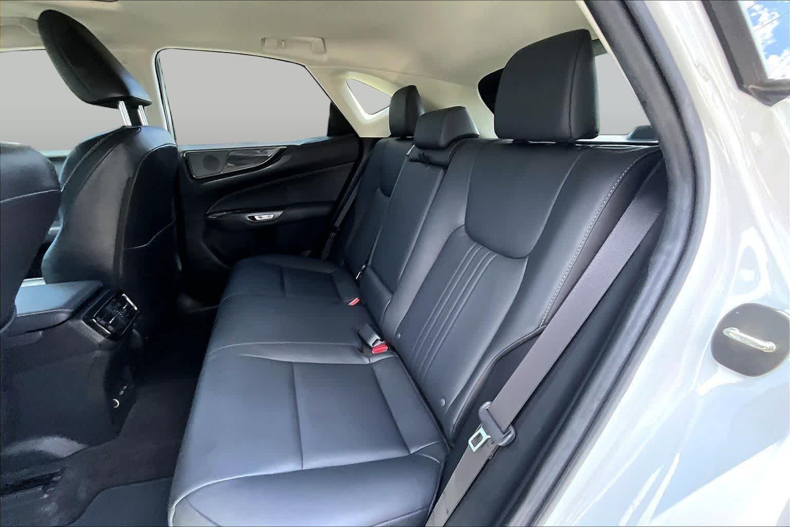 Used 2024 Eminent White Pearl Lexus Premium image 21