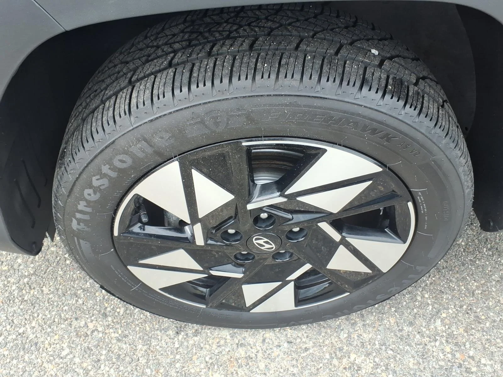 Used 2025 Gray Pearl Hyundai SEL image 9