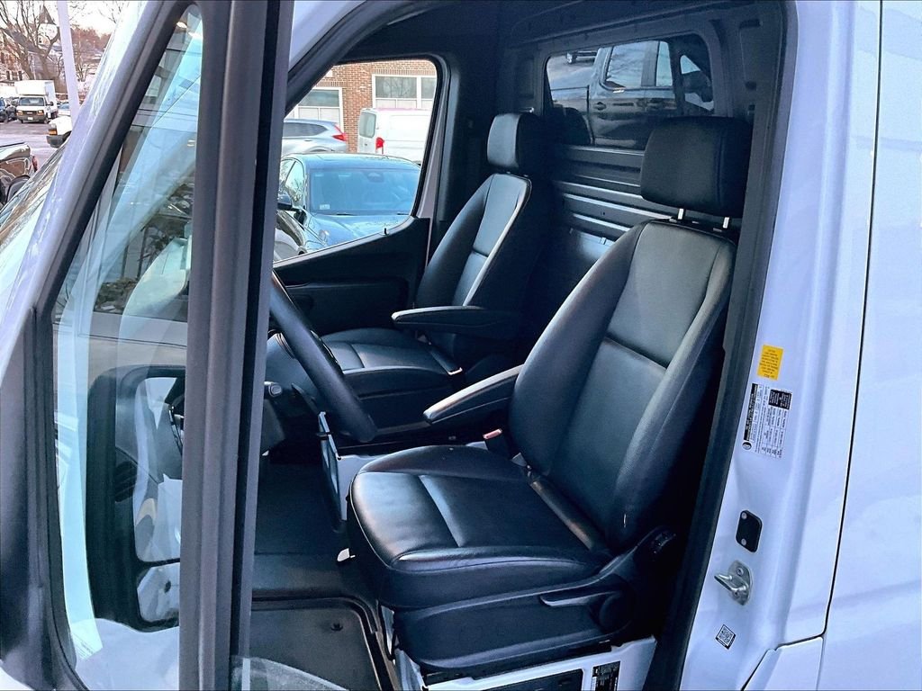 Used 2024 White Mercedes-Benz Crew 170 WB image 10