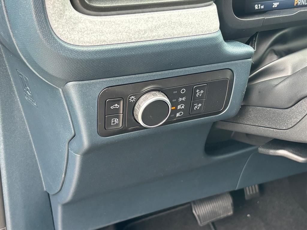 New 2026 Carbonized Gray Metallic Ford XLT image 7
