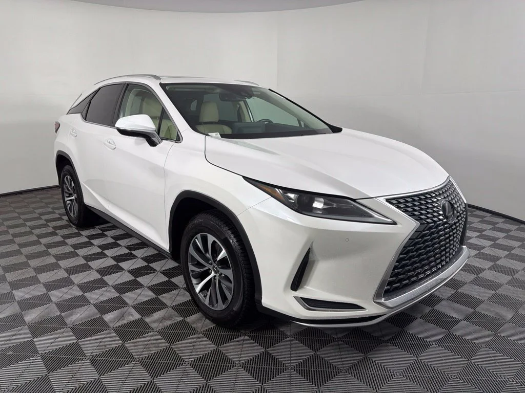 Used 2021 White Lexus 350 image 3