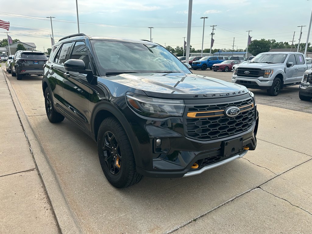 2026 Ford Explorer Tremor - Photo 2