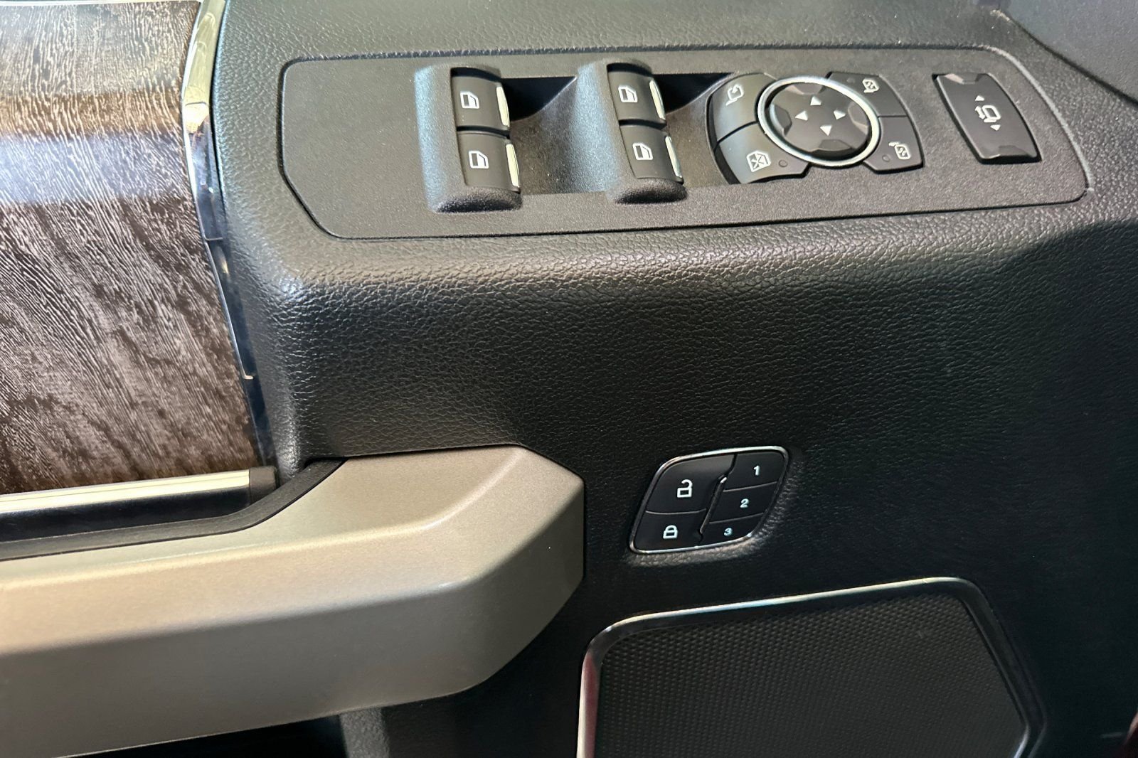 Used 2018 Red Ford Lariat image 10