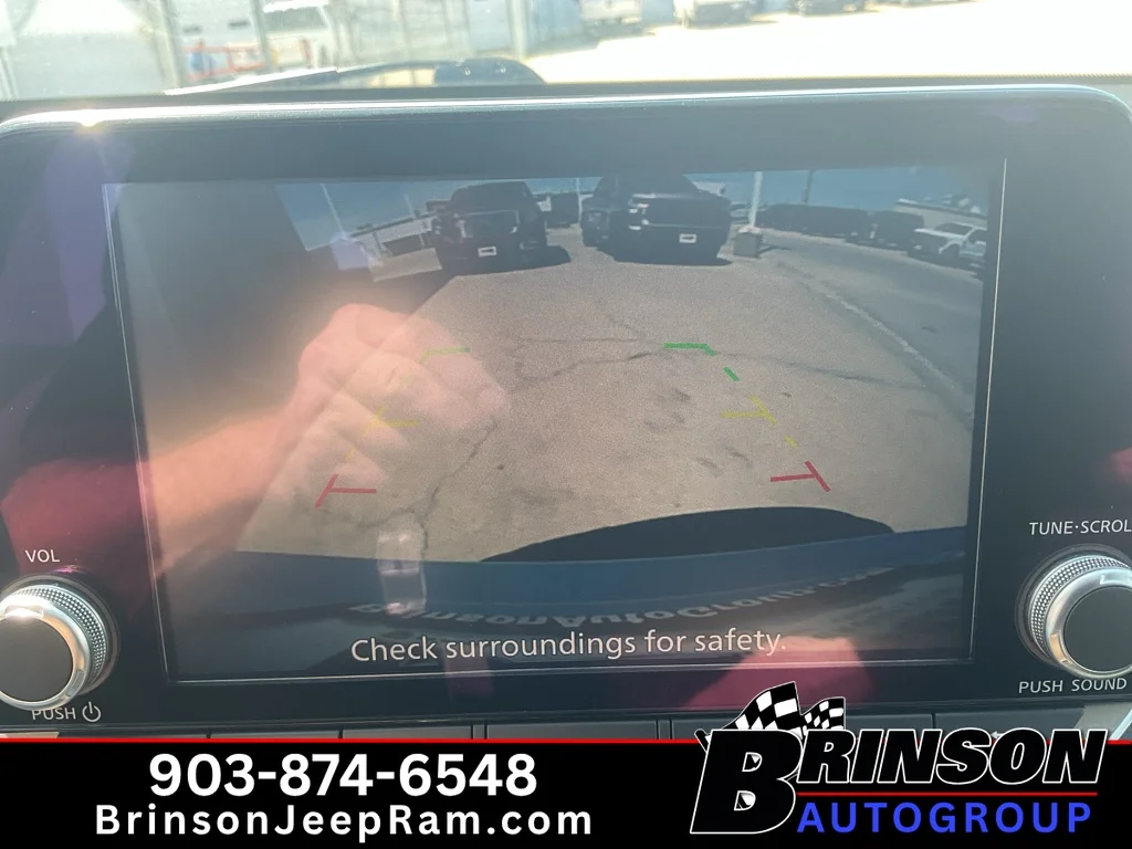 Used 2025 Glacier White Nissan SV image 27