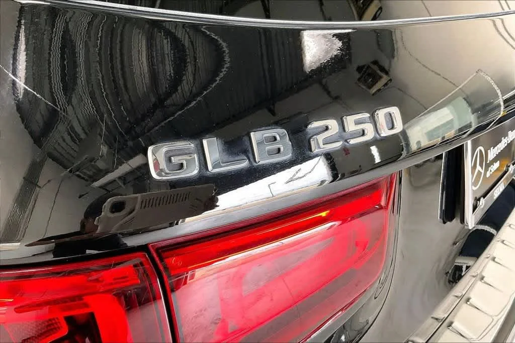 Certified Used 2022 Night Black Mercedes-Benz GLB 250 image 9
