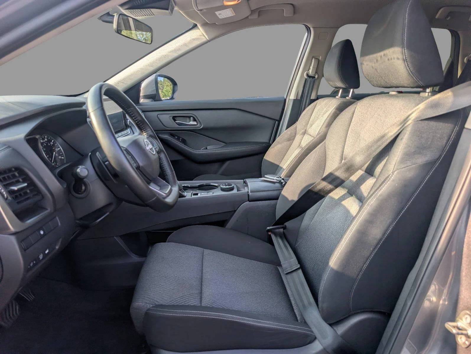 Used 2025 Gun Metallic Nissan SV image 16