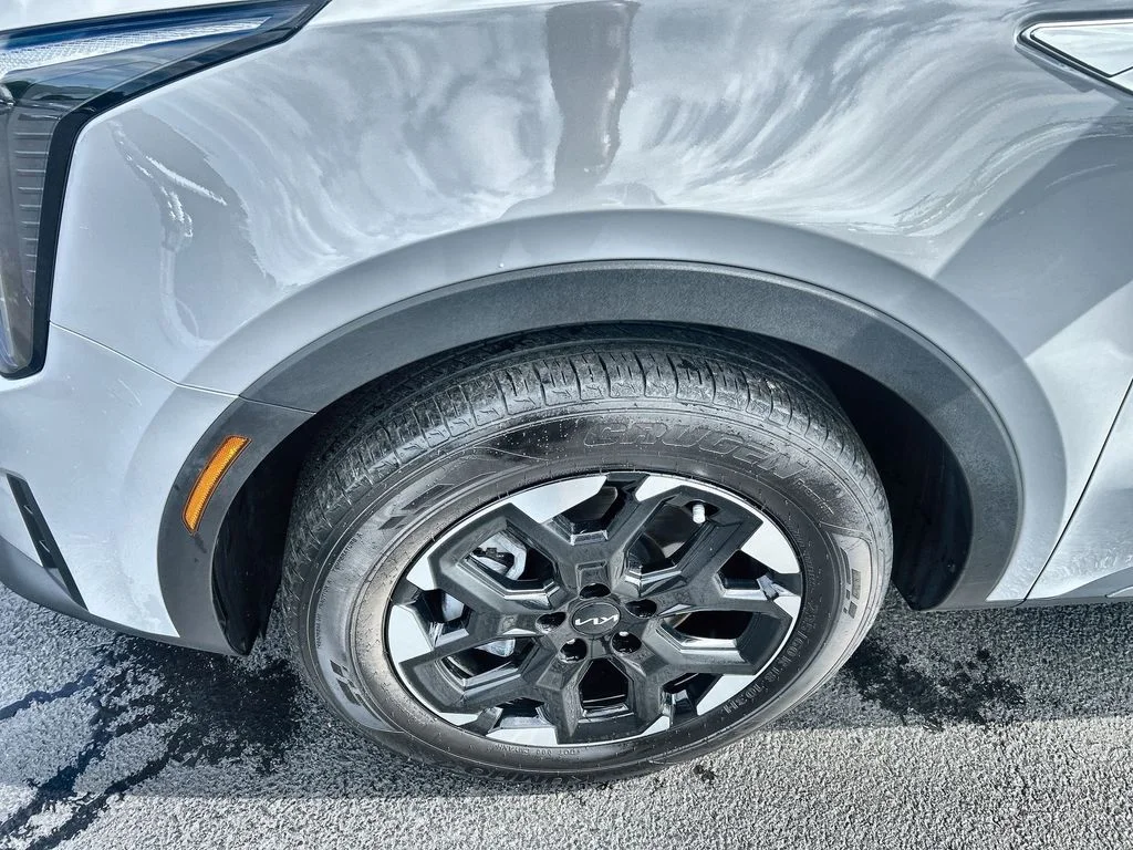Used 2025 Gray Kia S image 18