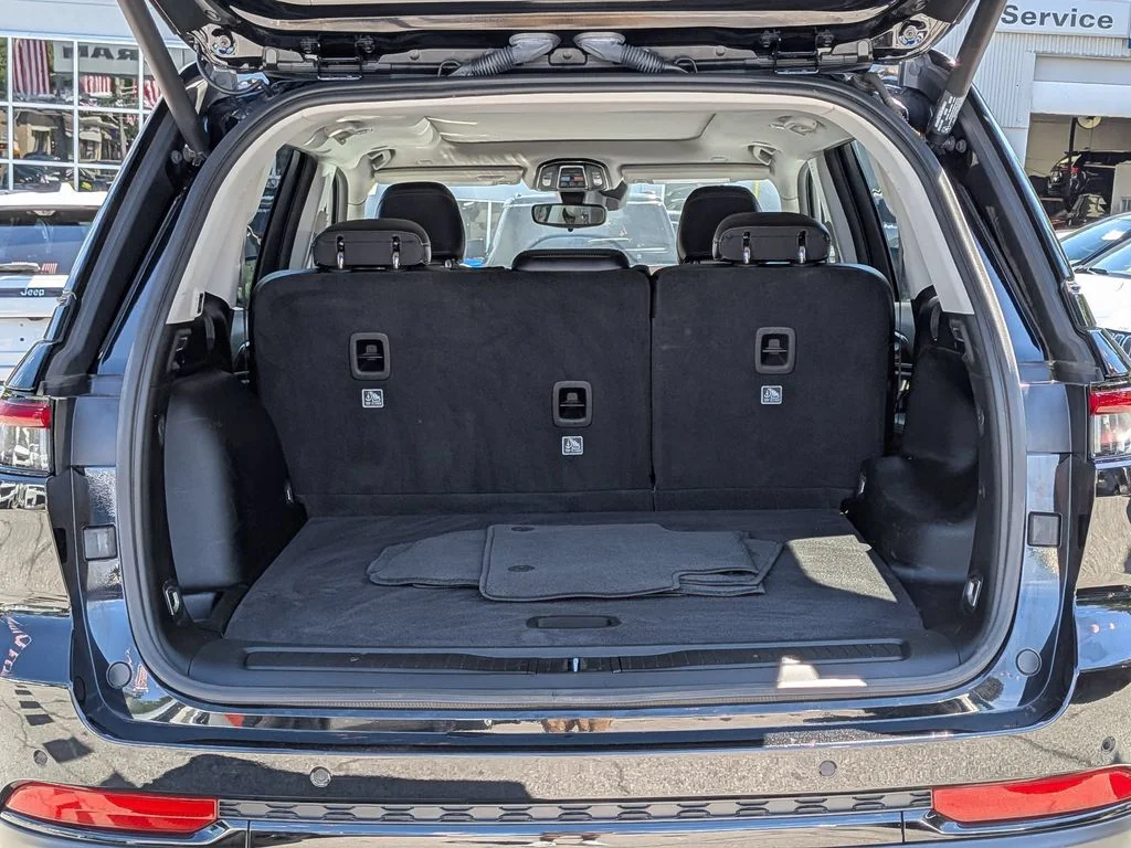 Used 2023 Black Jeep Limited image 8