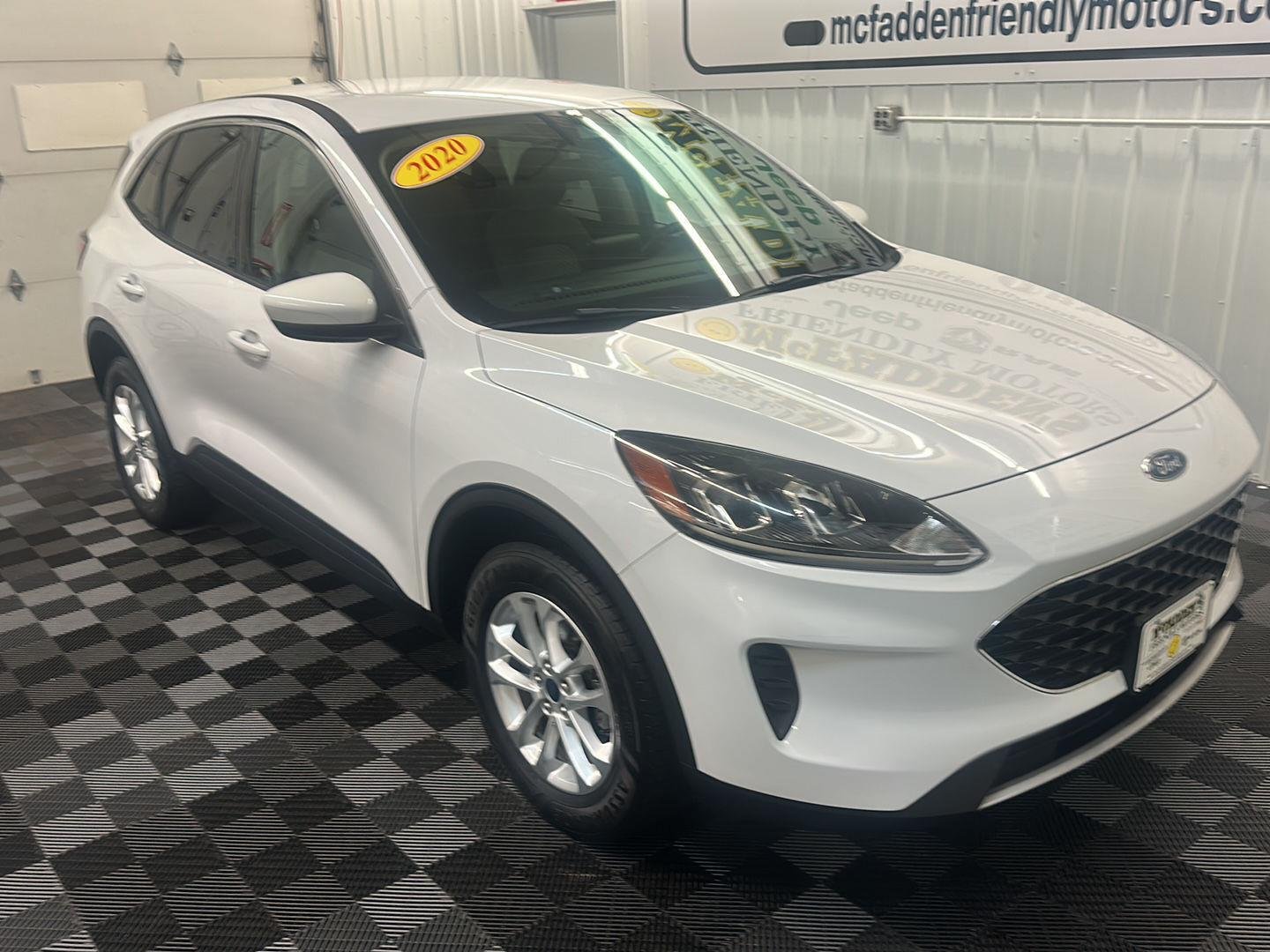 Used 2020 Ford Escape SE with VIN 1FMCU9G66LUA98752 for sale in South Haven, MI