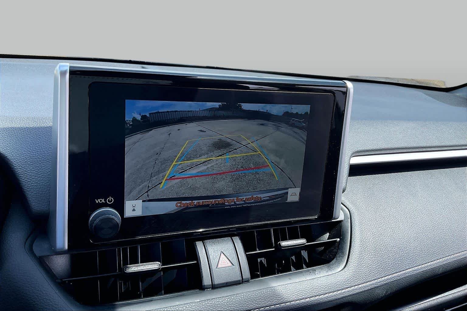 Used 2025 Ice Cap Toyota XLE image 27