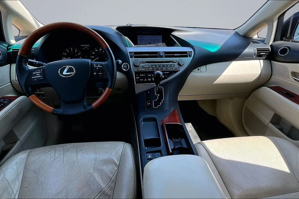 Used 2010  Lexus 350 image 13