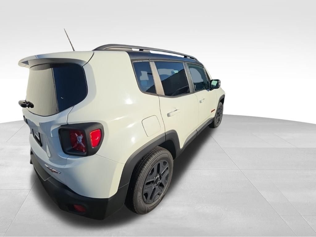 Used 2018 White Jeep Trailhawk image 7