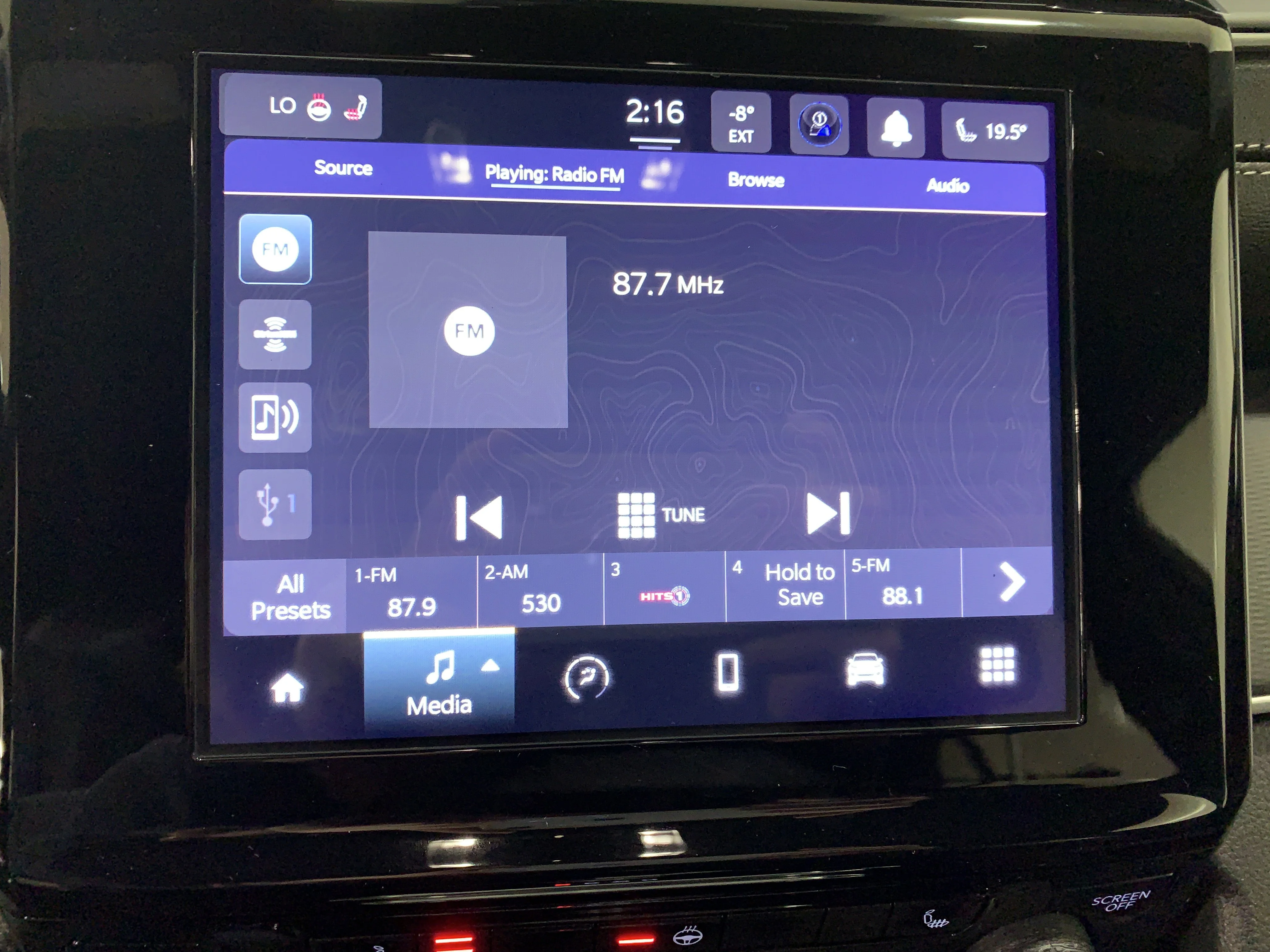 New 2025 Diamond Blk Crystal Pearl Jeep Altitude image 14