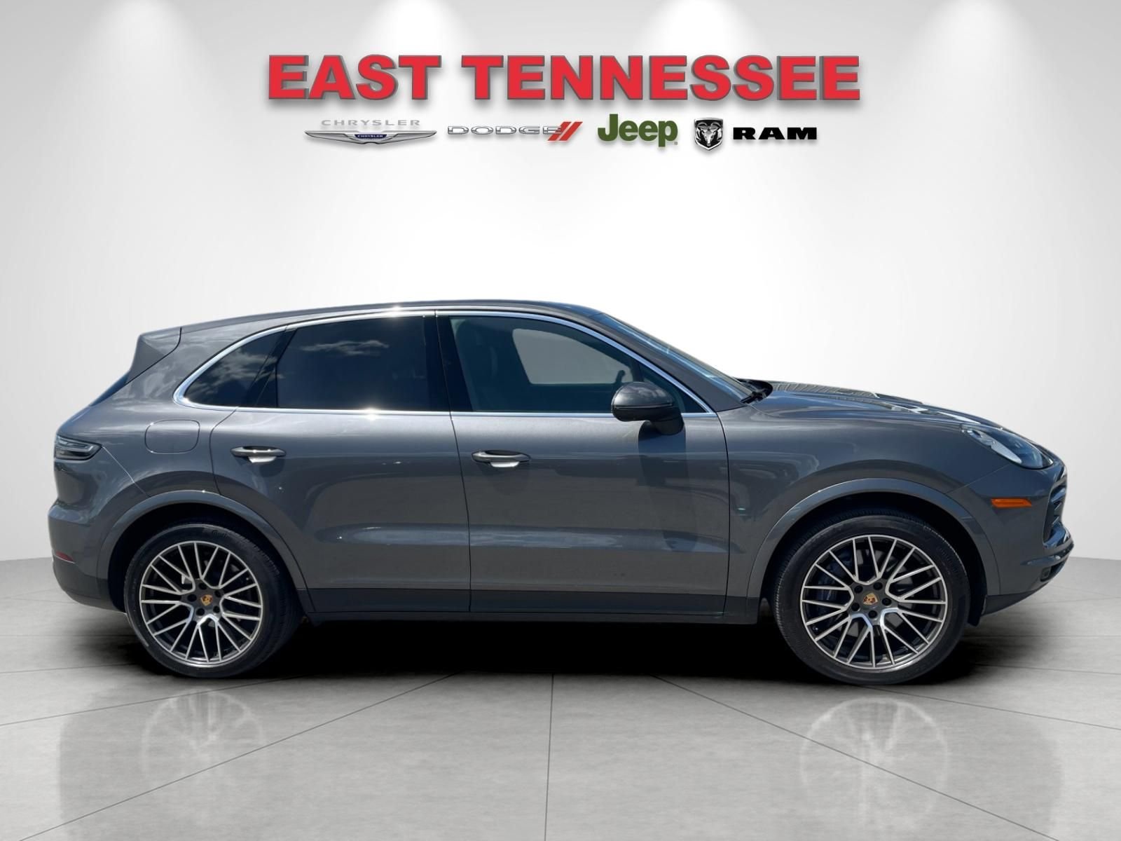 Used 2023  Porsche Base image 2