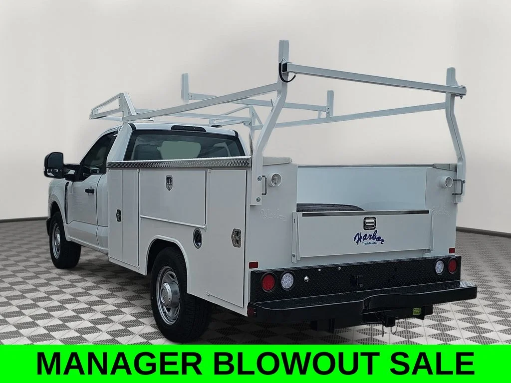 2026 Ford F-350 Super Duty Chassis Cab XL - Photo 5