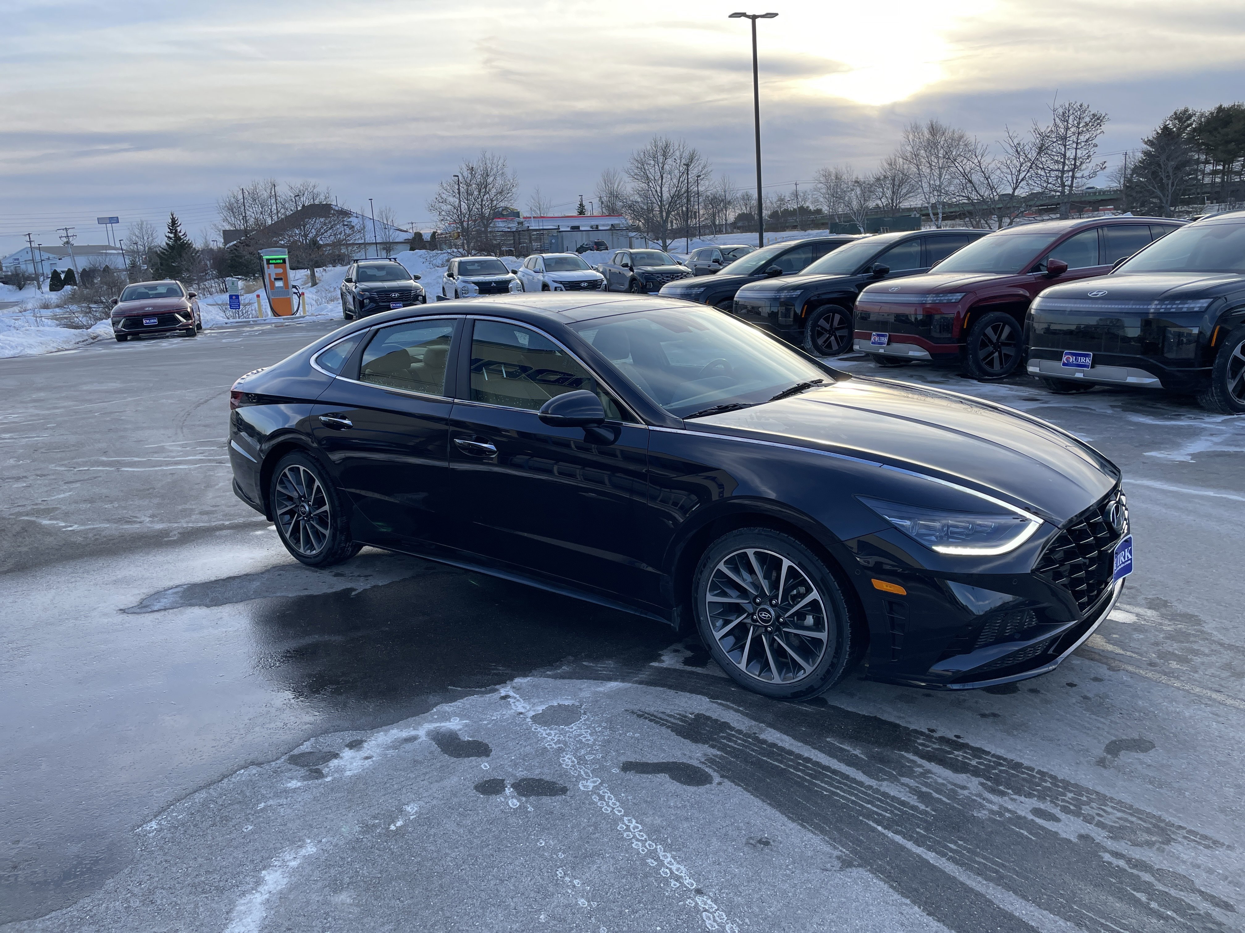Used 2023 Carbon Blue Hyundai Limited image 7