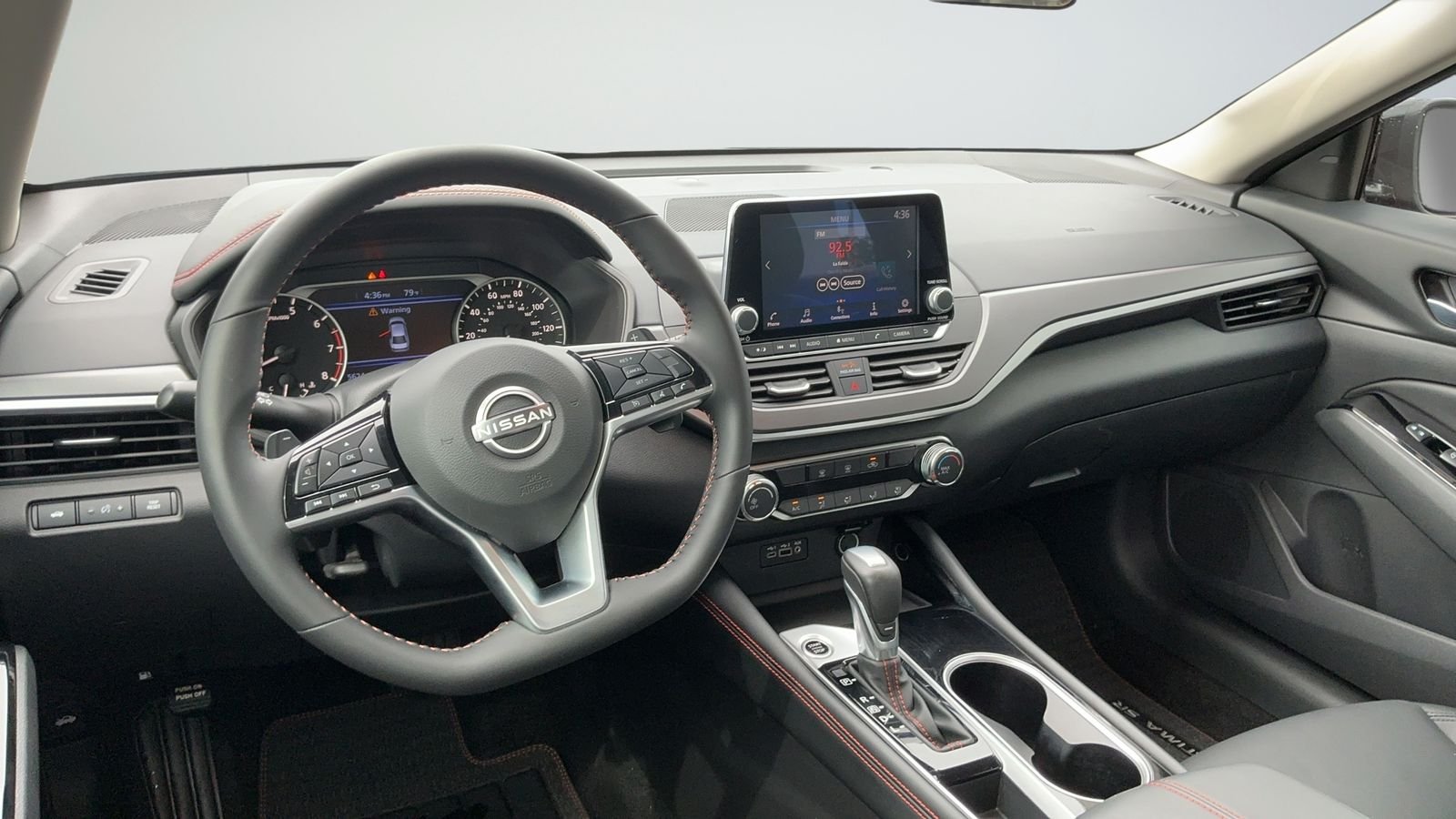 Used 2025 Super Black Nissan 2.5 SR image 15