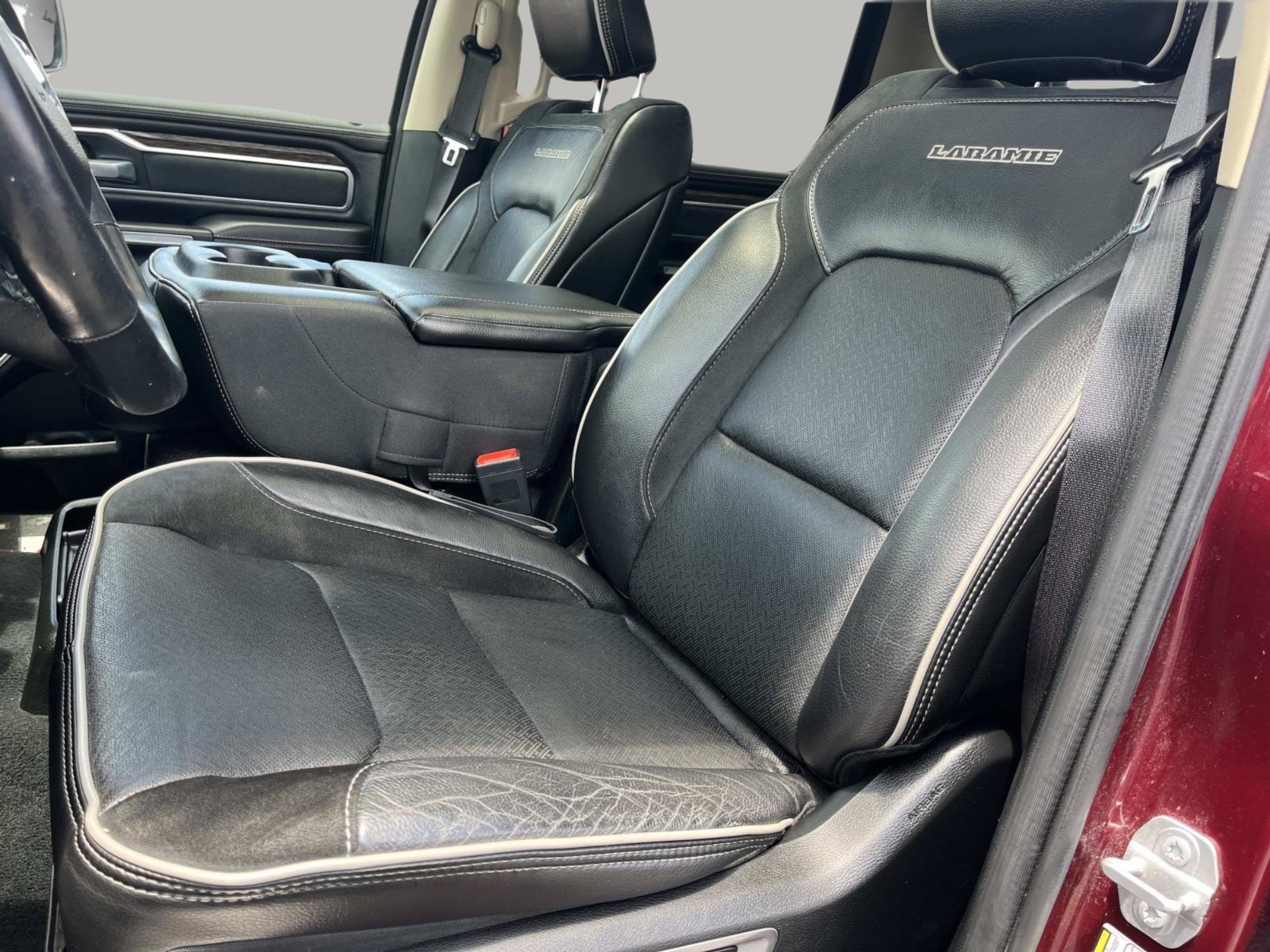 Used 2019 Delmonico Red Pearlcoat Ram Laramie image 34