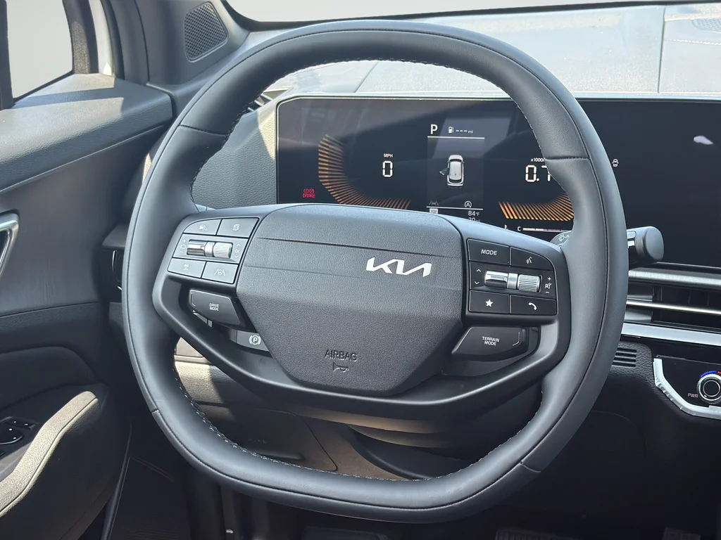 New 2026 Glacial White Pearl Kia X-Line image 16