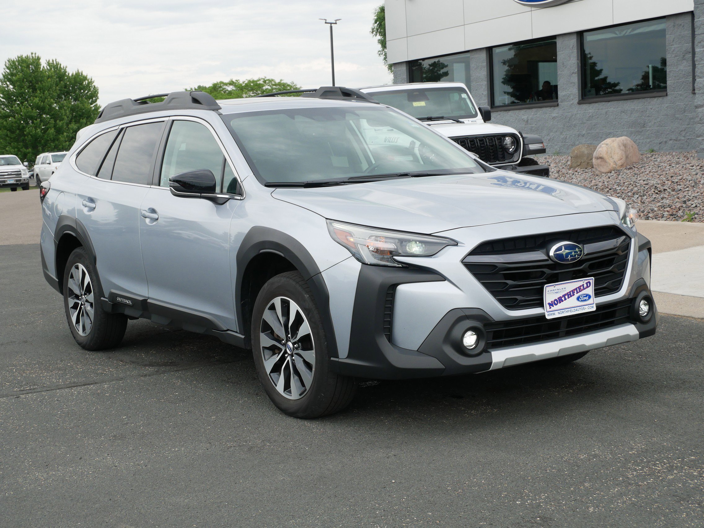 Used 2024 Subaru Outback Limited with VIN 4S4BTANC4R3301550 for sale in Northfield, Minnesota