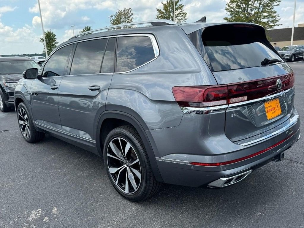 Used 2024 Gray Volkswagen 2.0T SEL Premium R-Line image 5