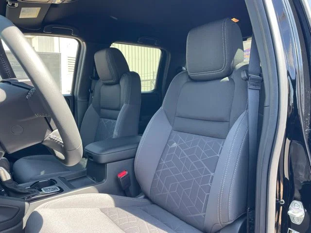 2026 Nissan Frontier SV - Photo 8