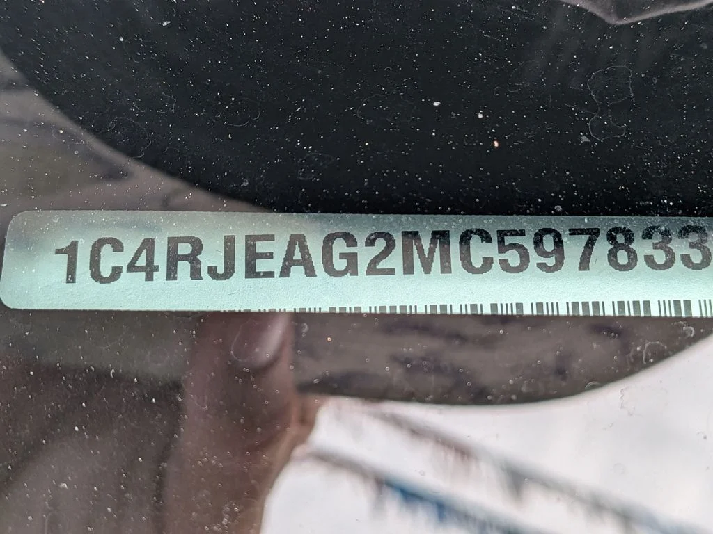 Used 2021 White Jeep Laredo X image 7