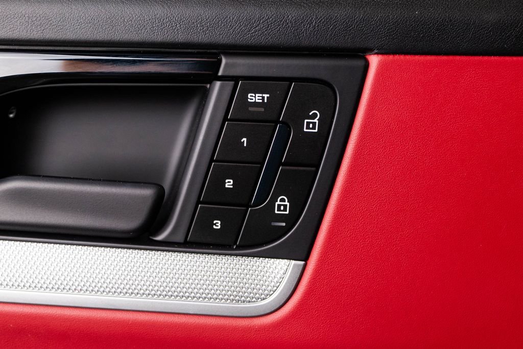 Used 2025  Porsche Base image 18