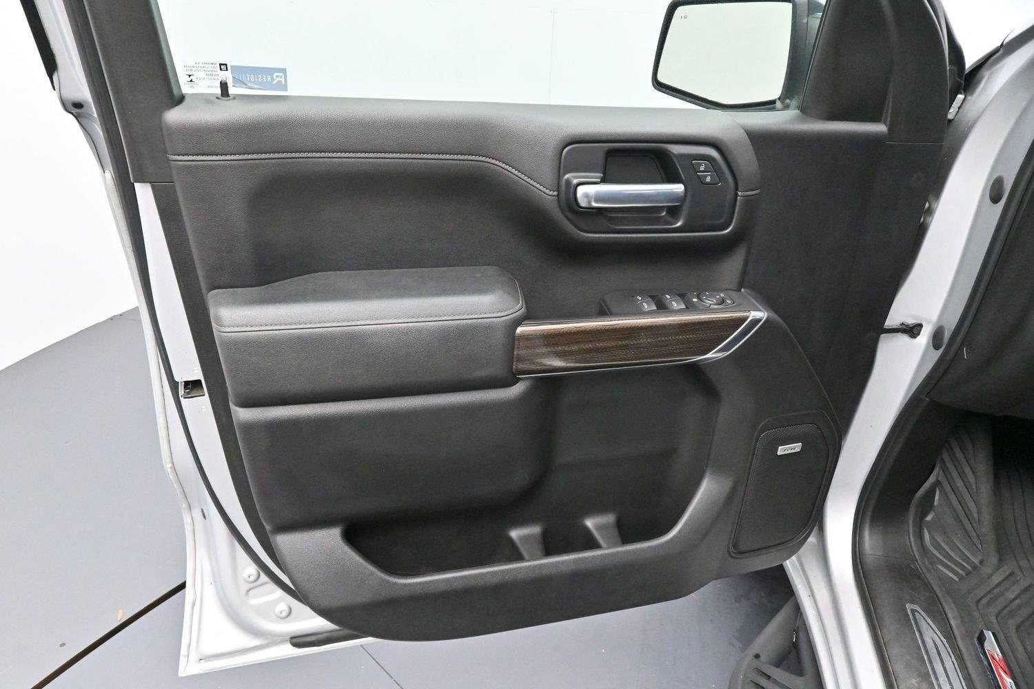 Used 2020 SILVER ICE METALLIC Chevrolet RST image 9