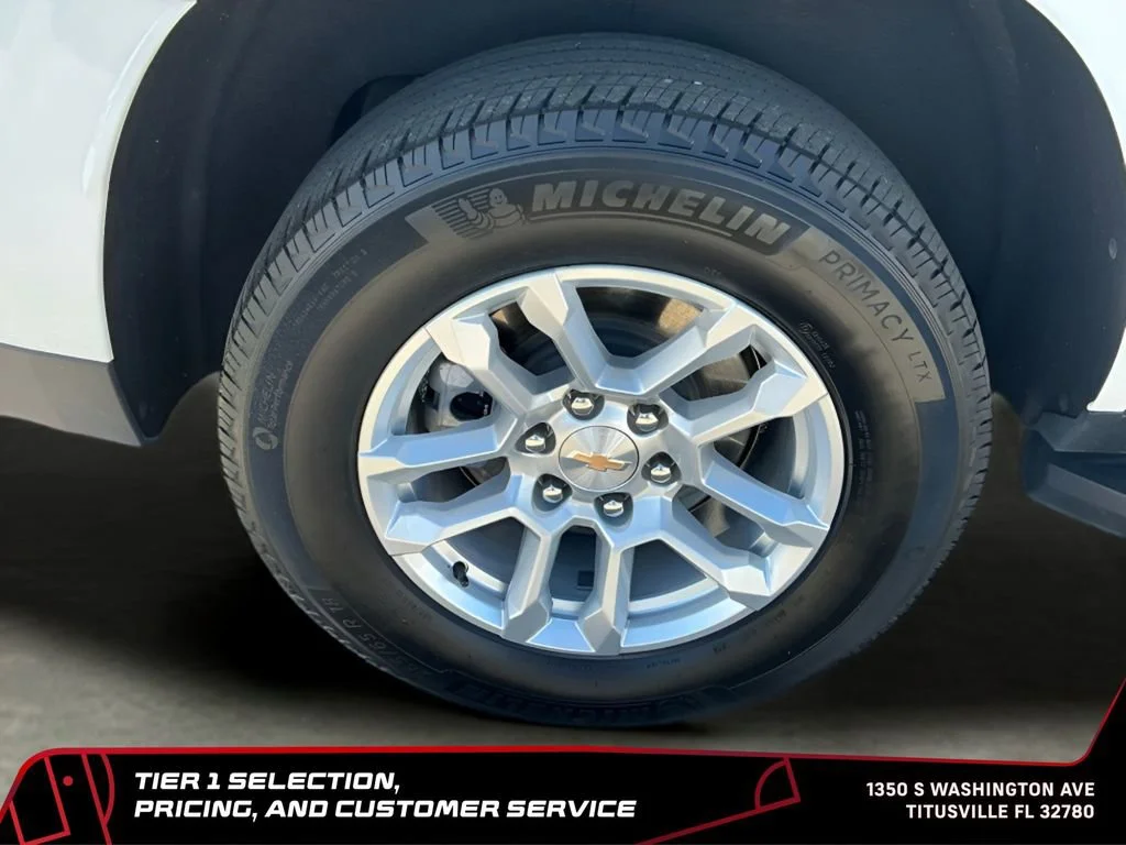 Used 2025 Summit White Chevrolet LT image 36