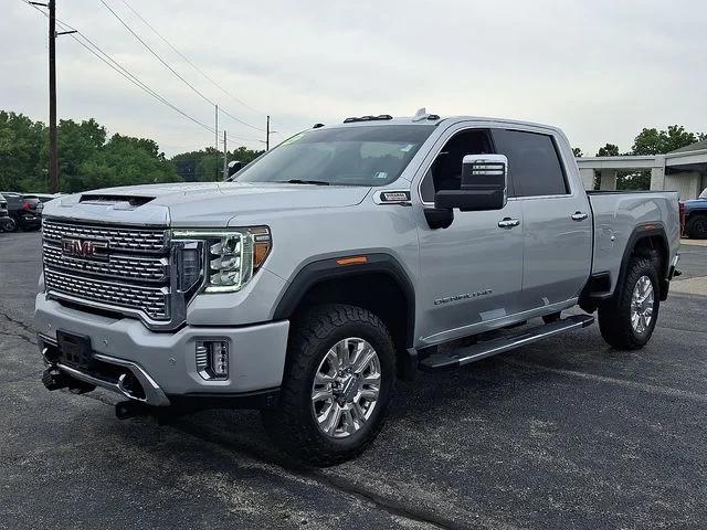 Used 2022 Silver GMC Denali image 5