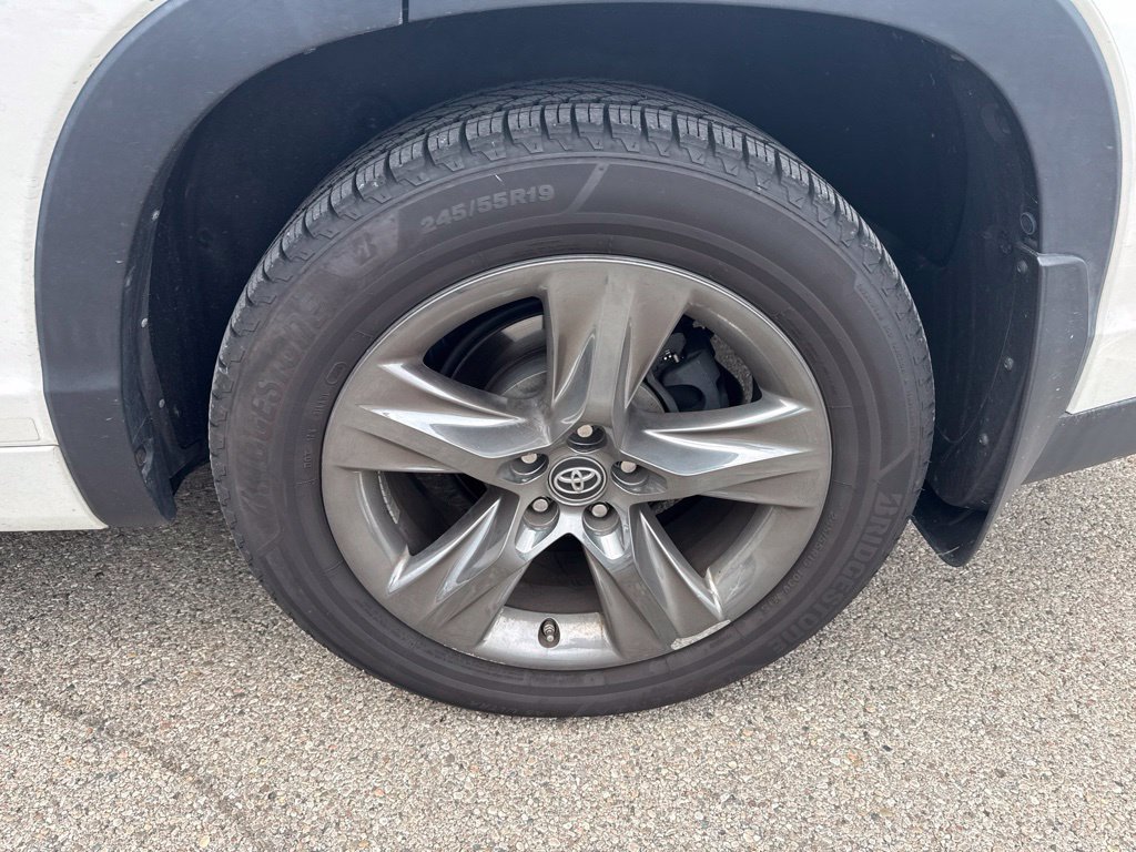 Certified Used 2017 Blizzard Pearl Toyota Limited Platinum image 14