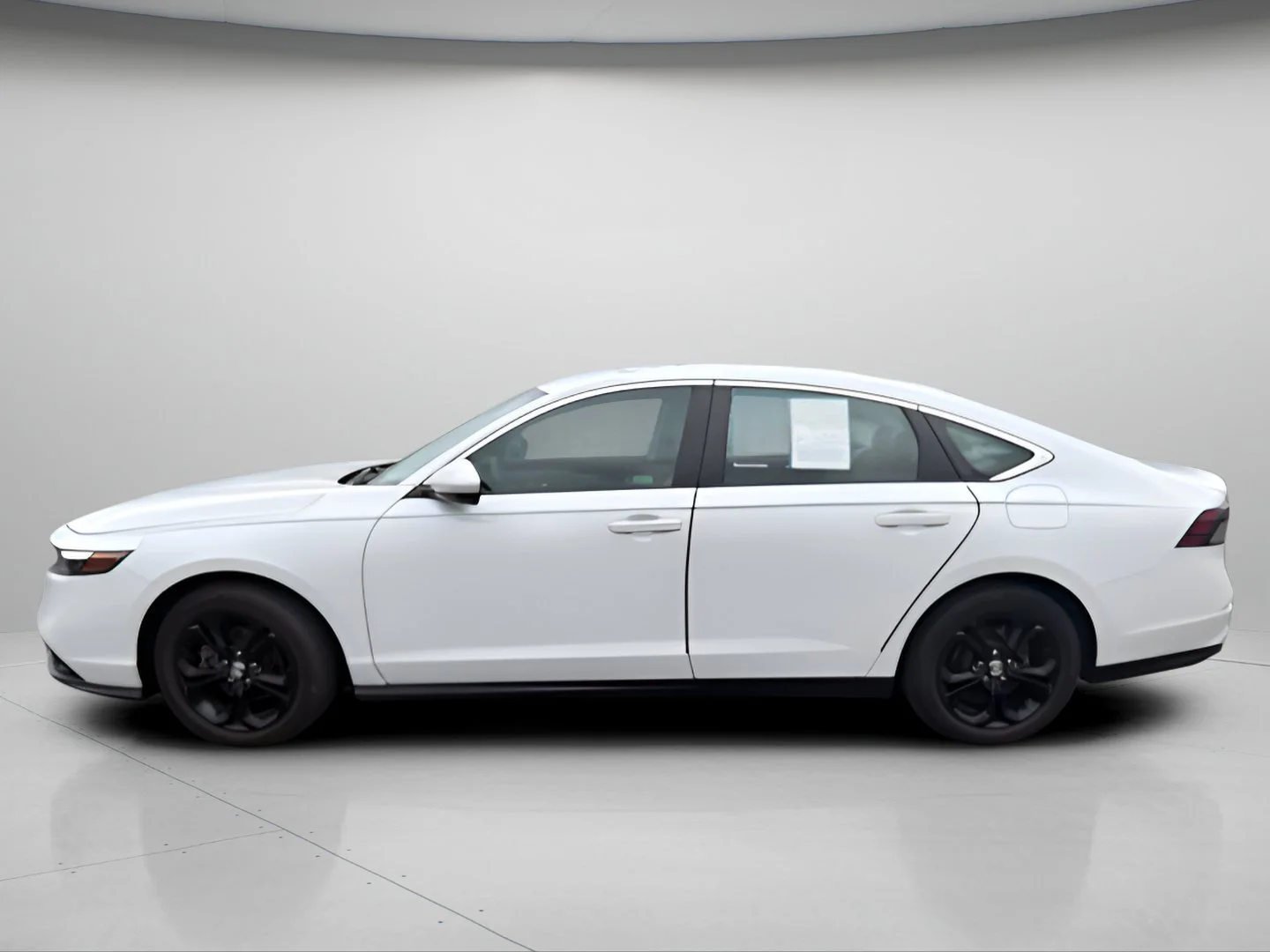 Used 2023 Platinum White Pearl Honda LX image 3