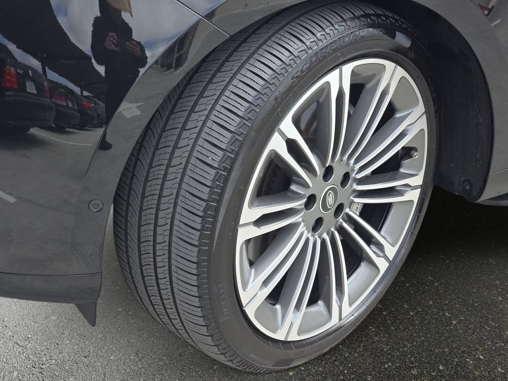 Certified Used 2025 Black Land Rover SE image 34