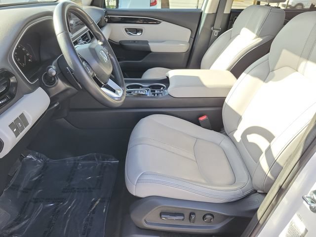 Certified Used 2023 Platinum White Pearl Honda AWD TRG image 18