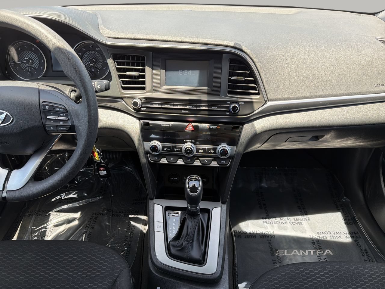 Used 2020 Quartz White Pearl Hyundai SE image 13