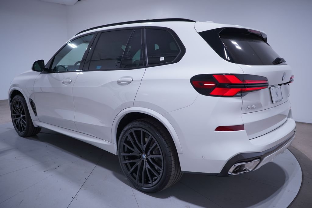 New 2026 Alpine White BMW sDrive40i image 3