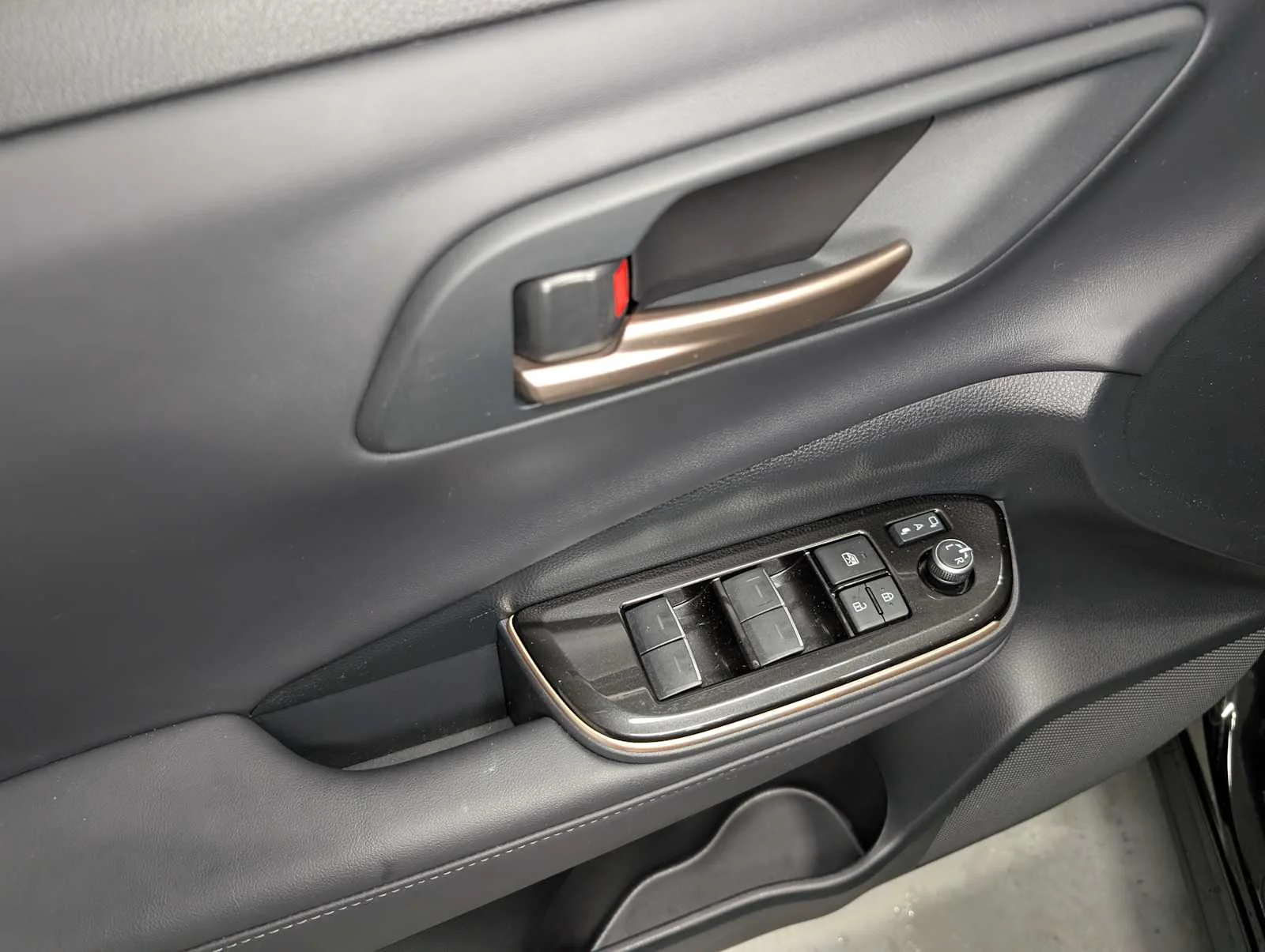 Used 2024 Black Toyota XLE image 38