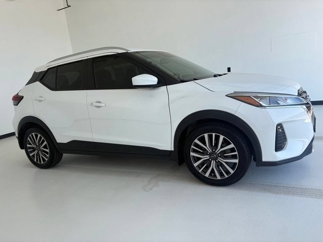 Pre-Owned 2023 Nissan Kicks SV Xtronic CVT