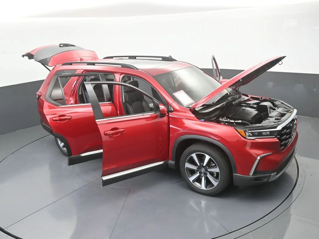 Used 2024 Radiant Red Metallic II Honda Touring image 78