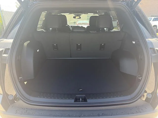 2027 Chevrolet Equinox RS - Photo 13