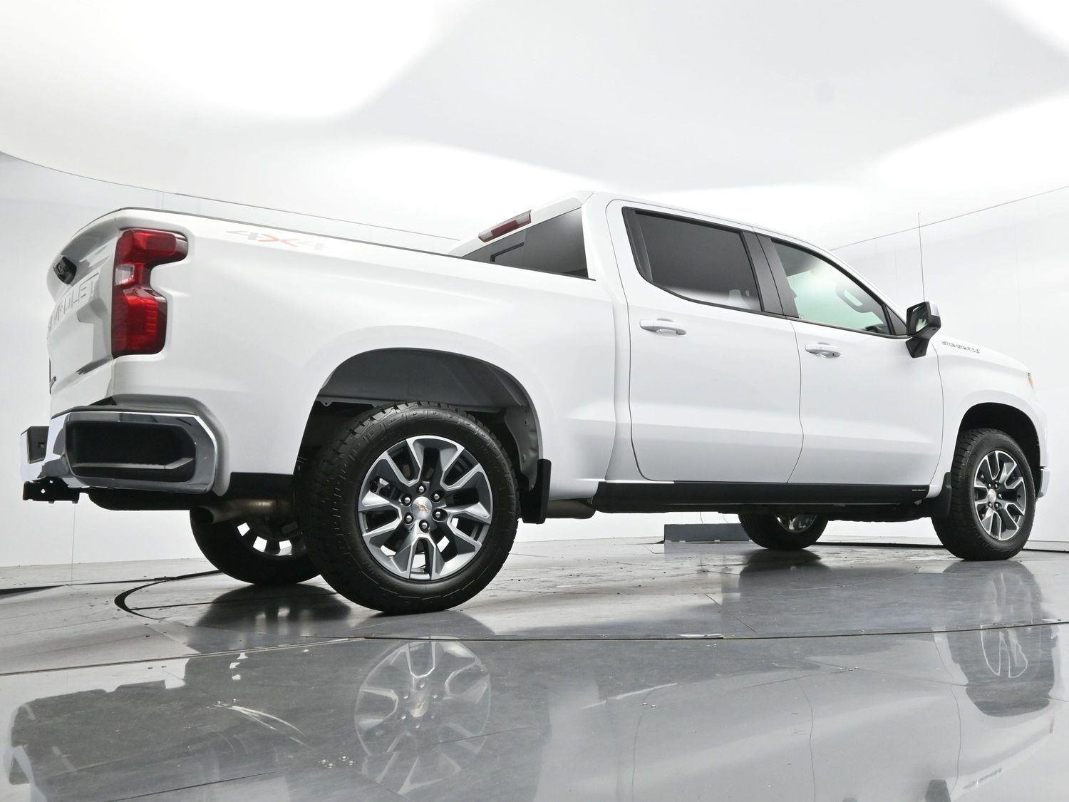 Used 2025 Summit White Chevrolet LT image 49