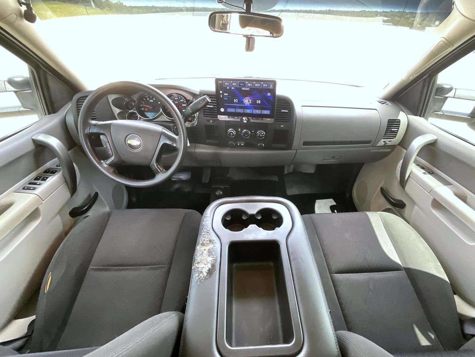 Used 2011 White Chevrolet Work Truck image 15