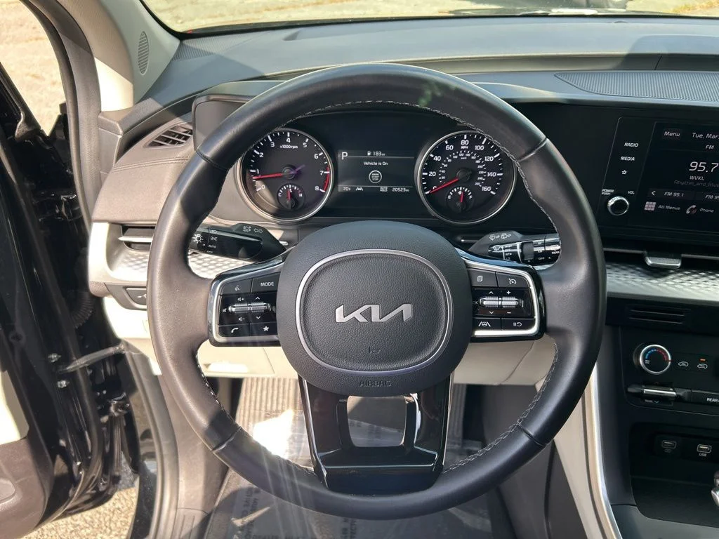 2024 Kia Carnival LX Seat Pkg - Photo 19