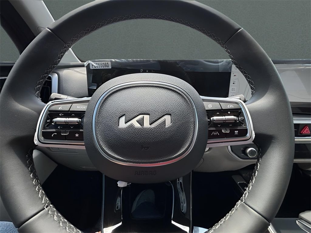 Used 2025 Black Kia S image 22
